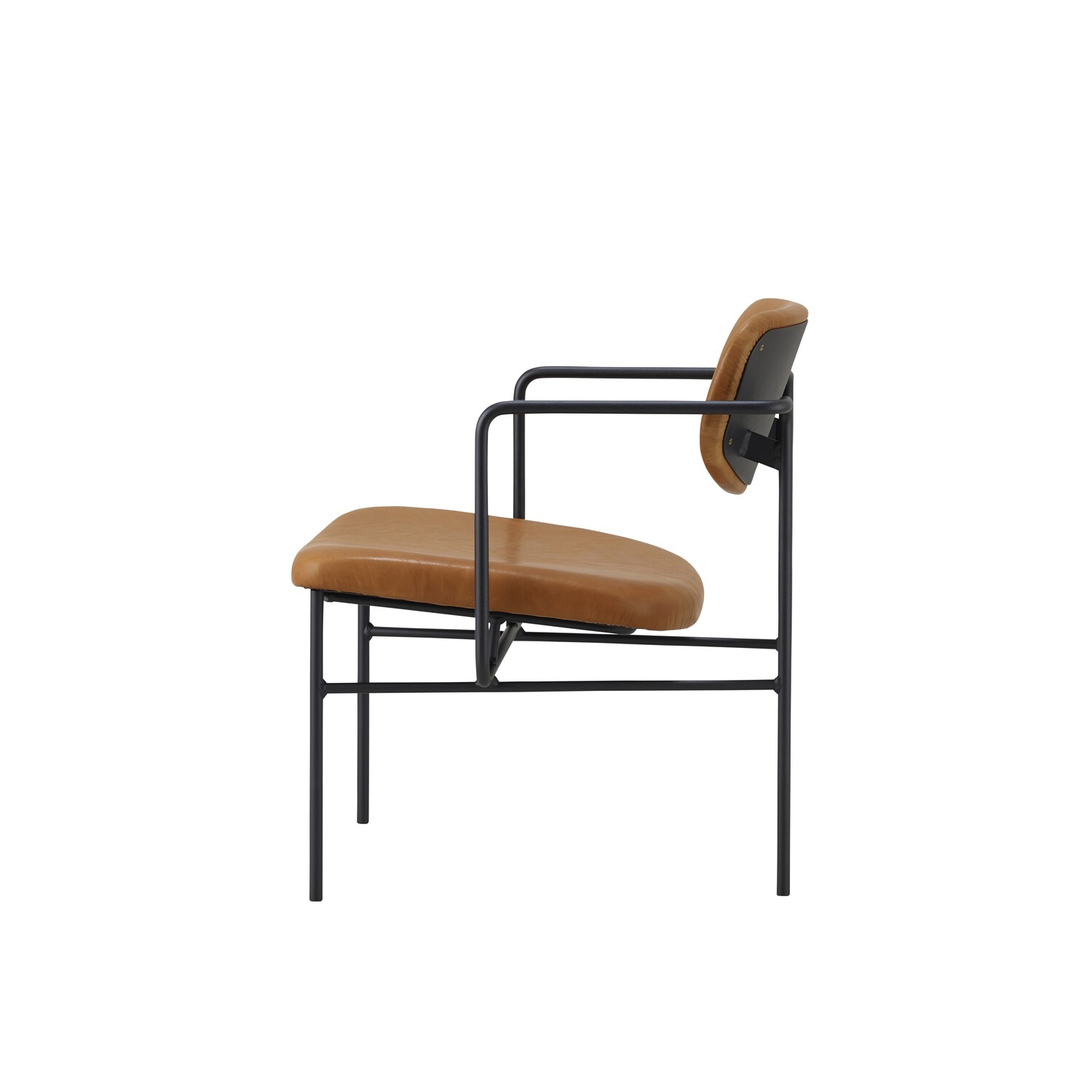 ※写真は下記仕様になります。<br />
<br />
フレームカラー：サンドブラック<br />
張地：牛革 Santeria Camel（Bランク）