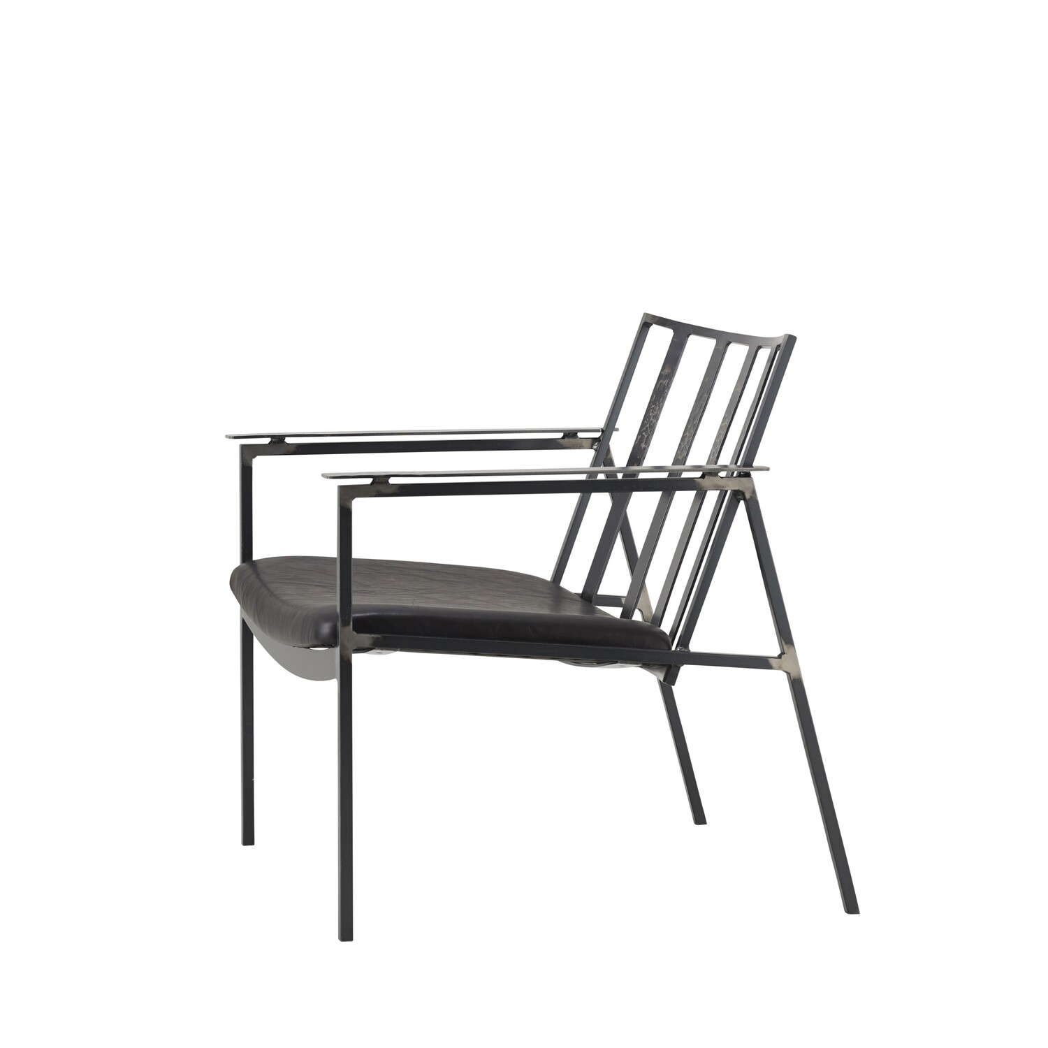 フレームカラー：クリア<br />
張地：牛革 Santeria Black301（Bランク）